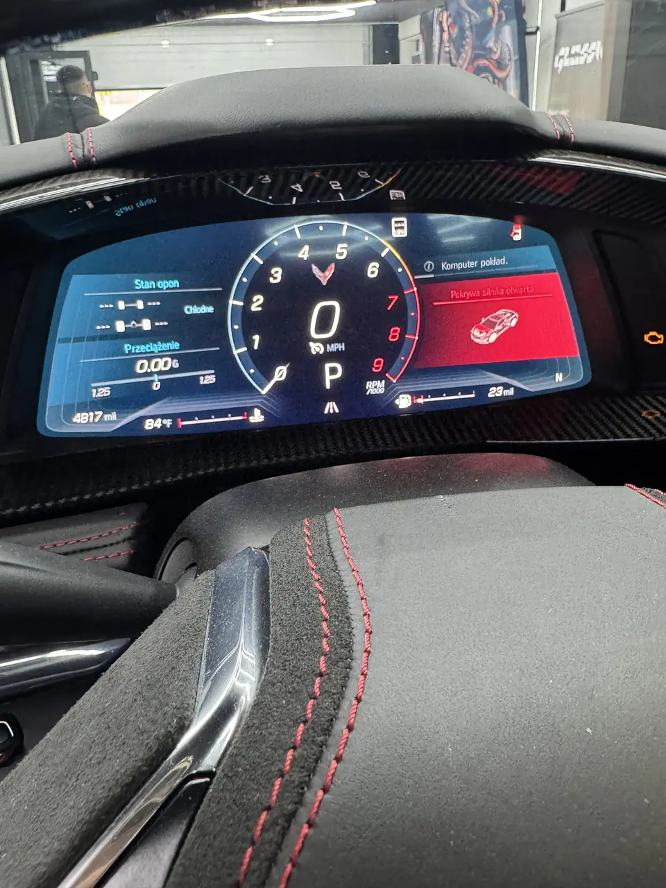 Zegary Chevroleta Corvette C8 z komunikatem w języku polskim po konwersji